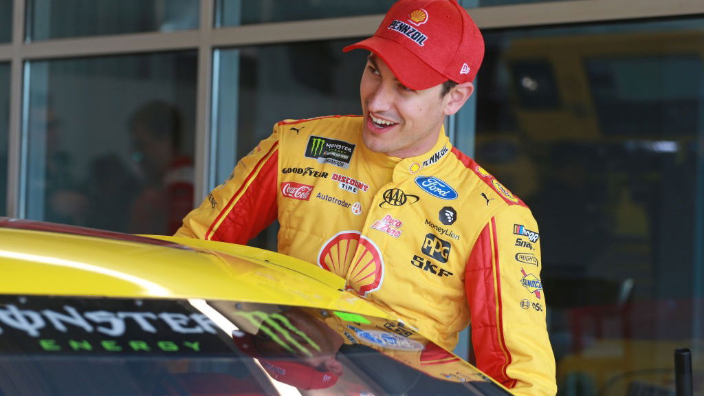 Logano pips Almirola untuk Martinsville Pole